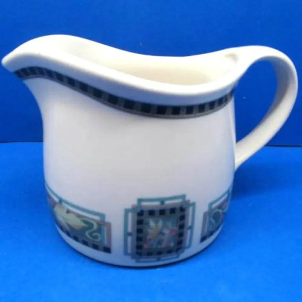 Pfaltzgraff Portfolio Forest Large Gravy Boat Excellent Condition